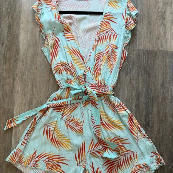 NWOT Striped Short Sleeve Romper (Shorts) - Picture 12 of 16